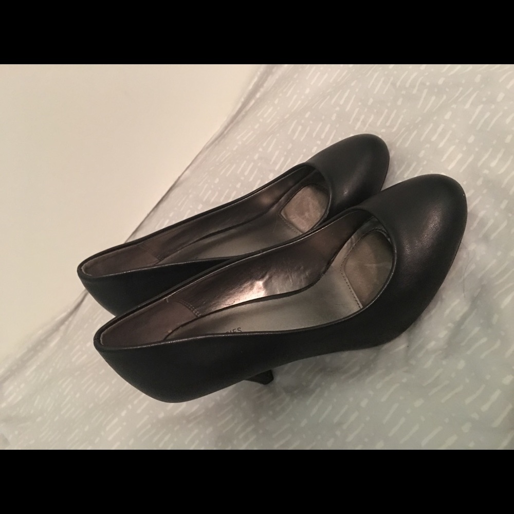 SIMPLE BLACK HEEL - Picture 2 of 4